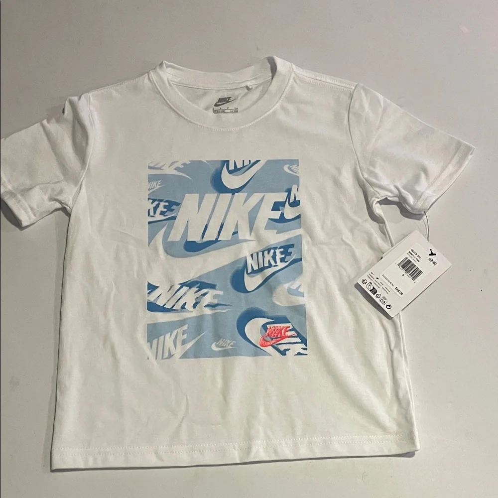 NEW! NIKE 2-PIECE T-SHIRT AND NIKE LOGO SHORTS SET. SIZE 5. BOYS. - Picture 6 of 10